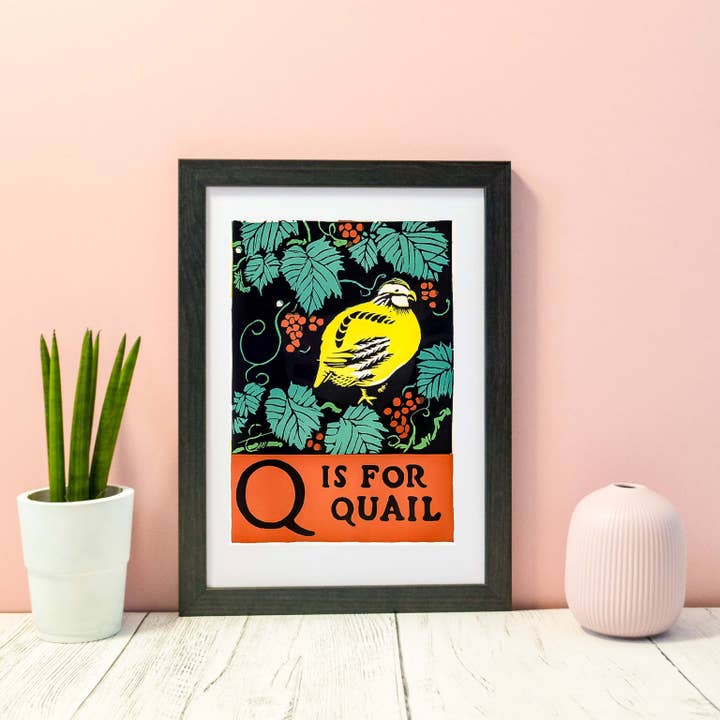 Gerahmter Vintage-Alphabet-Buchstabe Q aus dem Kinderzimmer für den Großhandel von Lelloliving