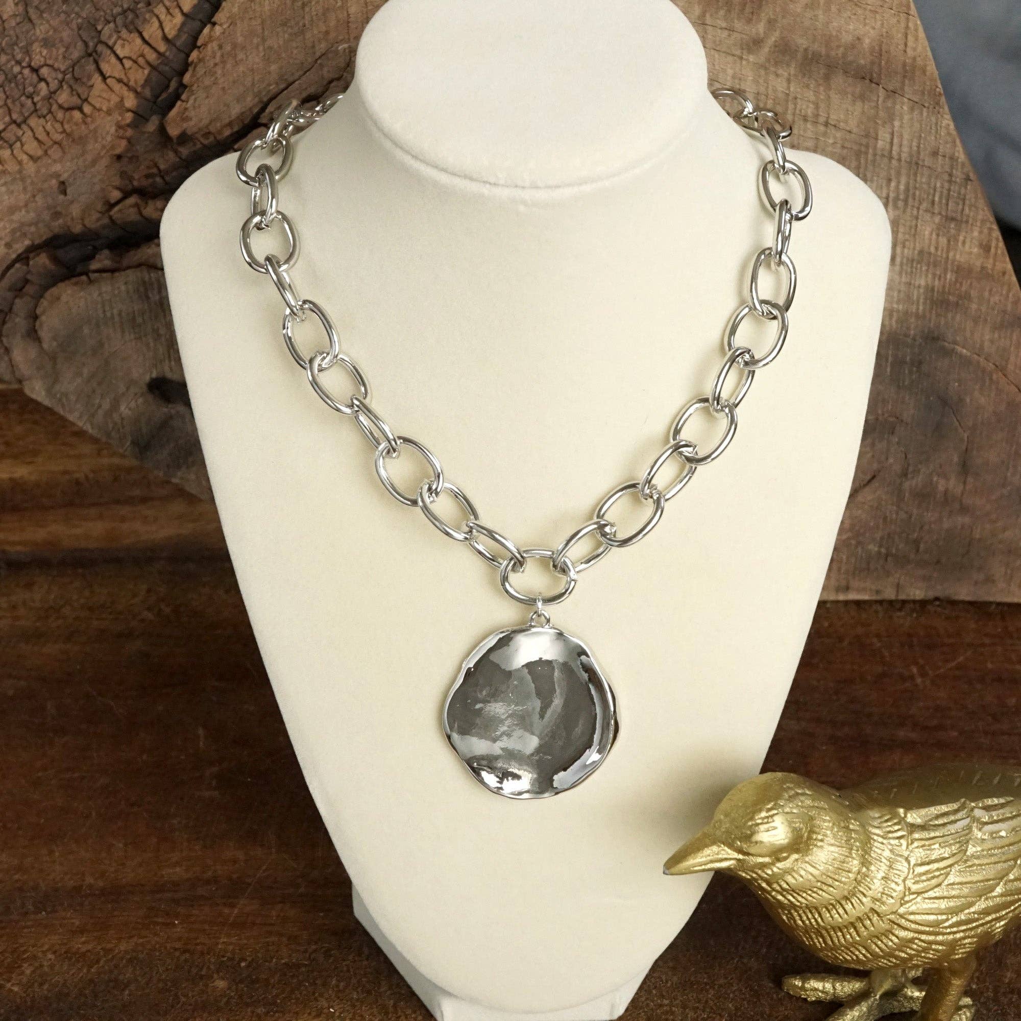 PennyLine inc - Wholesale Pendant/Charm Necklace - Chunky Chain & Hammered Disc Statement Necklace – Gold or Silver Tone1