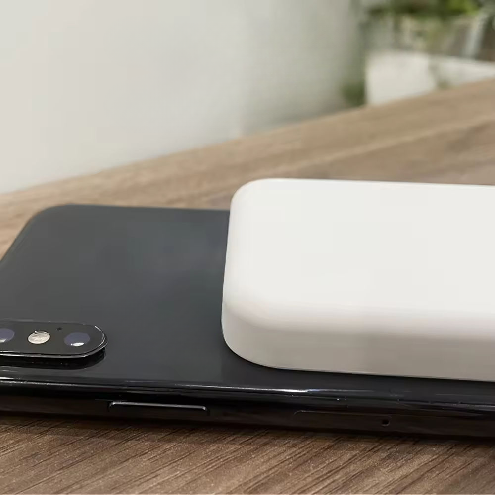 Moderny - Wholesale Portable Charger - StickCharge™ | Magnetic Portable Battery2