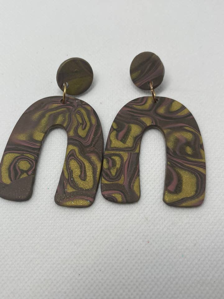 Groovy Amy for wholesale by The Clayed Peach