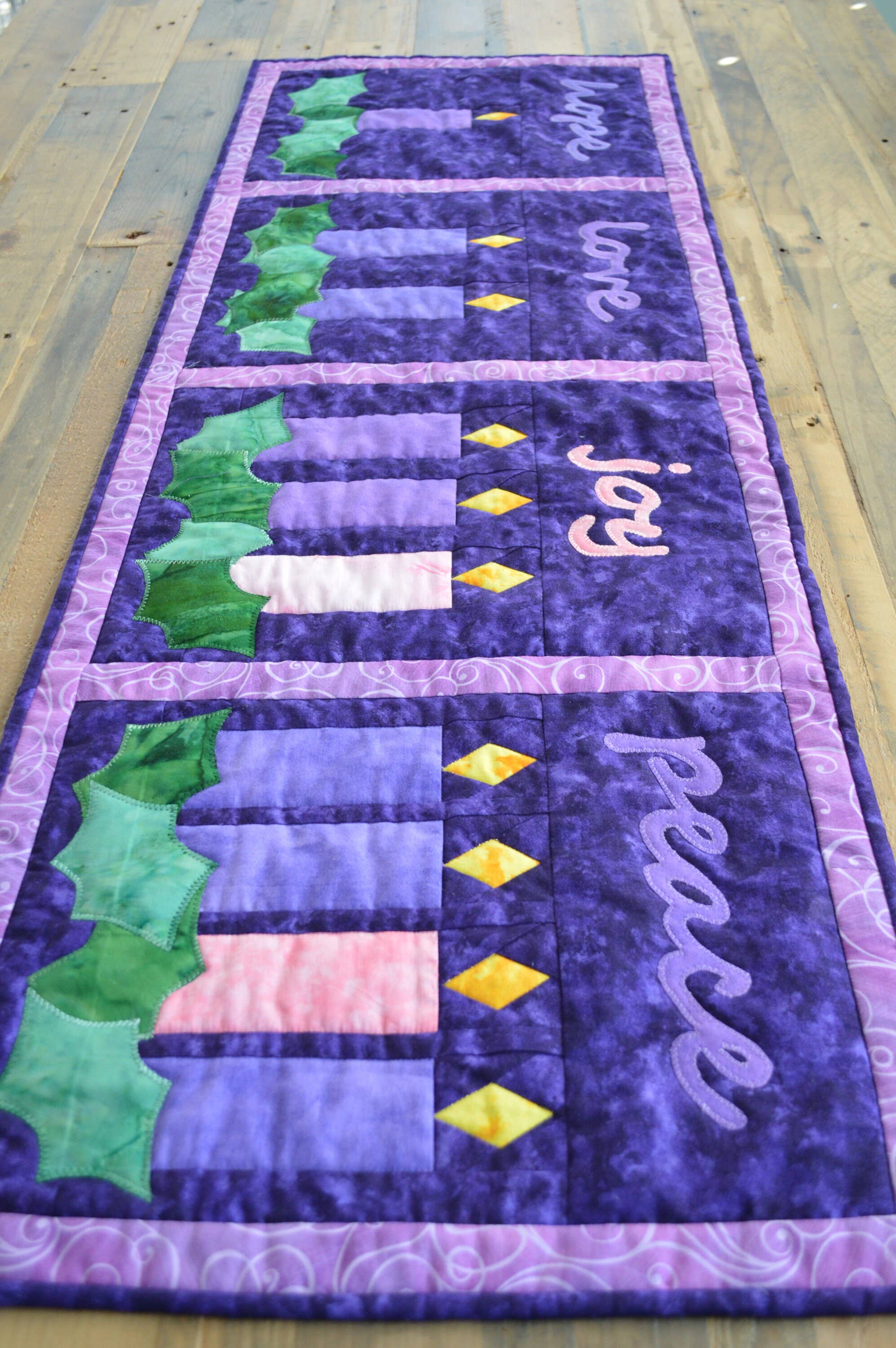 Faith and Fabric - Wholesale Quilt - Quilt Pattern: Advent Wreath4