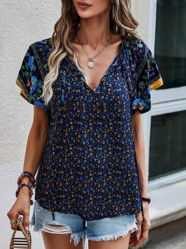 Rosa Clothing - Wholesale Blouse - Women's - Ethnic Print V-Neck Baggy Shirt