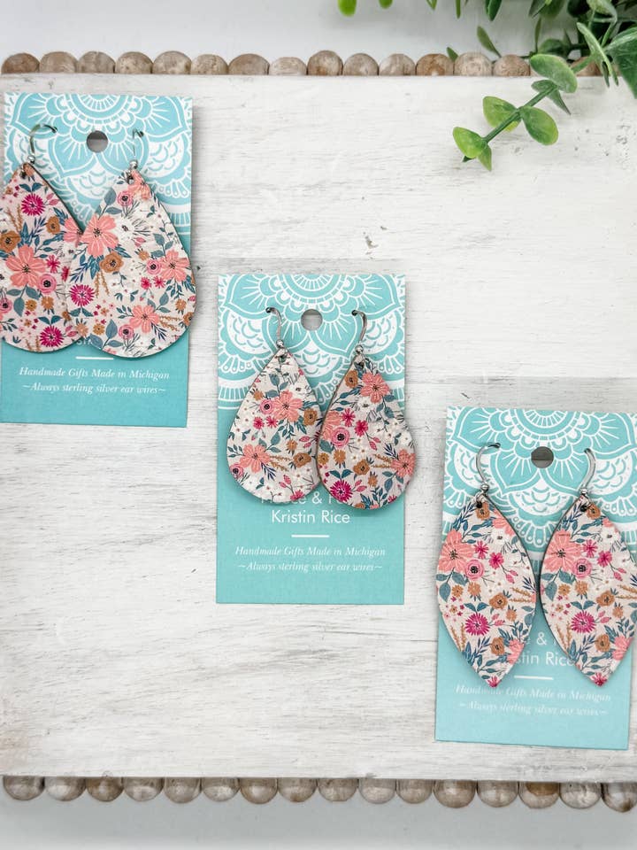Pendientes de Corcho con Flores Eclécticas Hechas a Mano para venta al por mayor de Fleece & Fancy