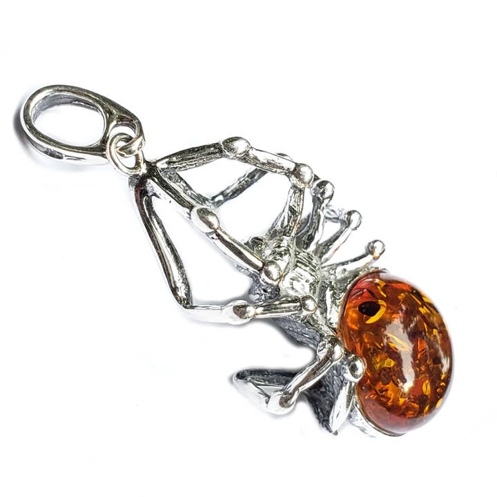 Pendentif araignée en argent oxydé en ambre cognac pour la vente par Amberman