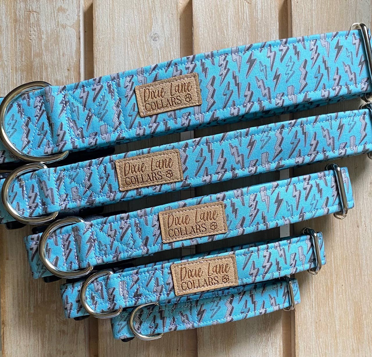 Dixie Lane Collars – coleira - Cão por atacado – Coleira para Cão com Raios Azuis, Dixie Lane Collars1