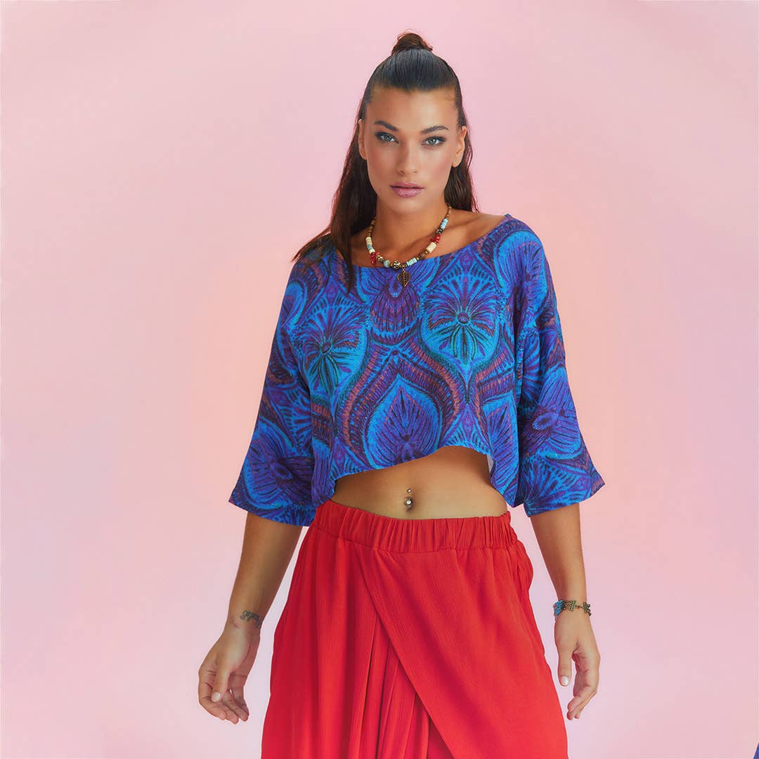 Los Banditos – Engroshandel Bluse - Dame – Løs crop-top i boho-stil med bådhals med print1