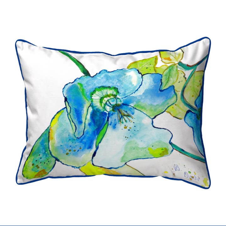 Blauw kussen met hibiscus voor wholesale door Betsy Drake Interiors