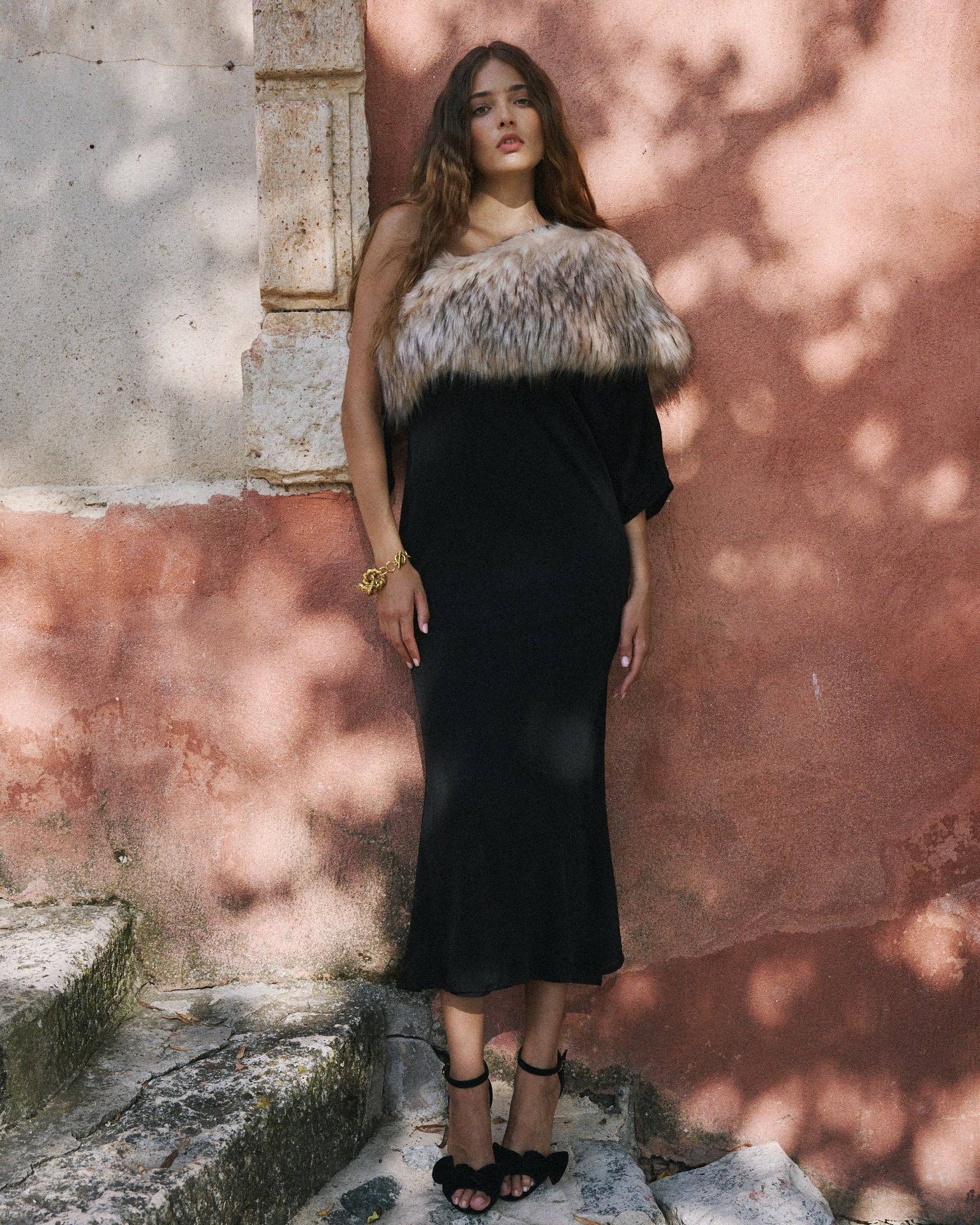 Bruna - Wholesale Wrap - Women's - Leah Beige Stole · Madame ·2