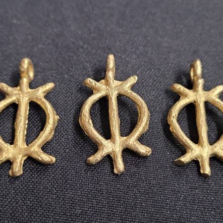 Aadampo African Beads - Wholesale Individual Charm/Pendant - Brass Adinkra Pendant - Wawa Aba Symbol