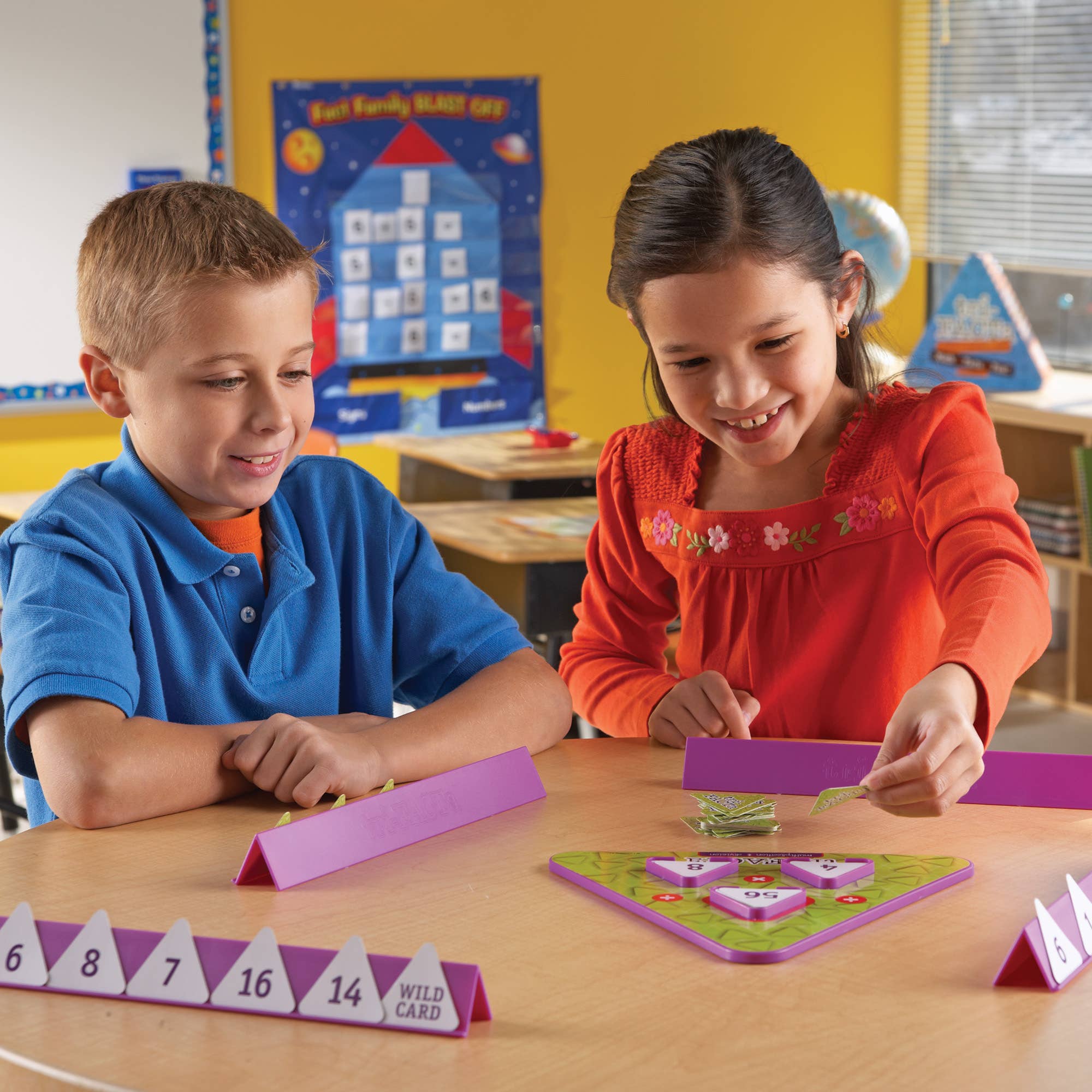 Learning Resources - Wholesale Toy Set - Kids - tri-FACTa™ Multiplication & Division Game3