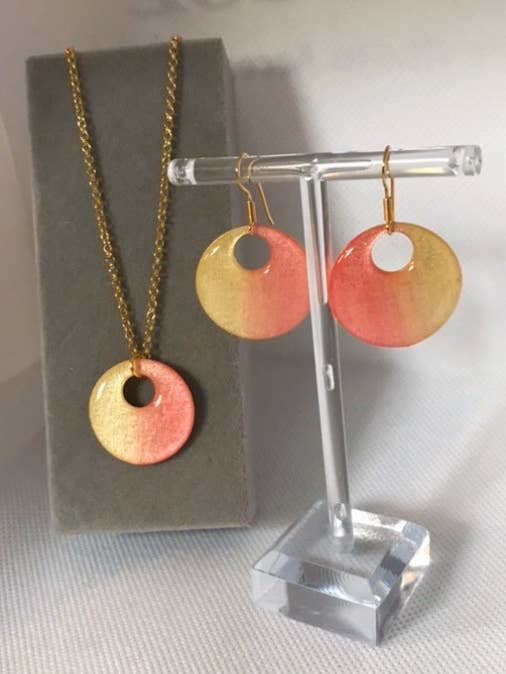 Conjunto banhado a ouro - Iridescente amarelo/rosa gradiente por atacado de La Chaumière à Bijoux