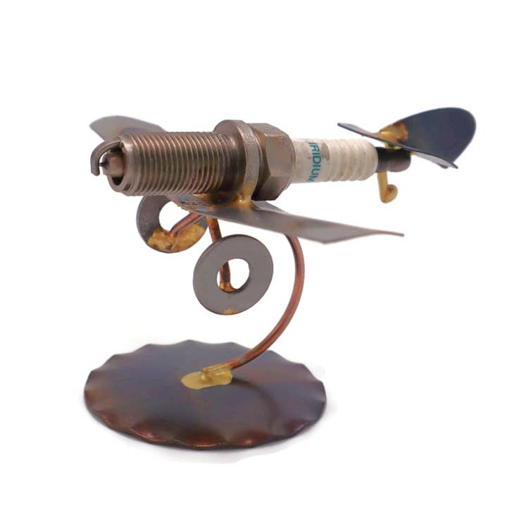 Lavvinget fly på stativ for engroshandel hos Rock Creek Metal Craft