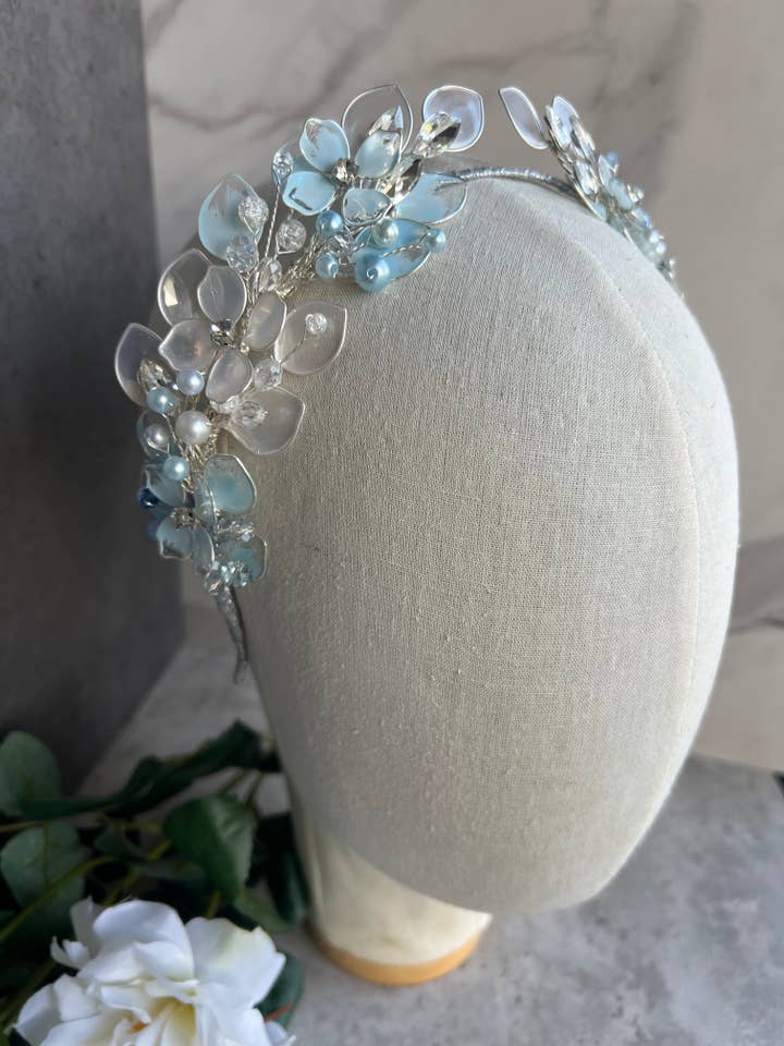 Serenity blomsterdiadem for engroshandel hos Preciuspearls