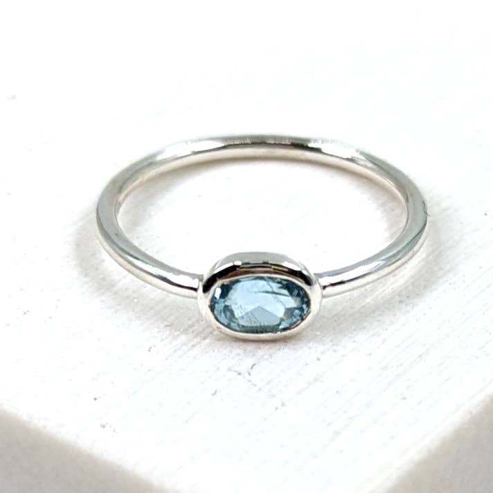 Tempest Designs – wholesale Single stone/solitaire ring – Facetted oval blue topaz cabochon 925 ring0