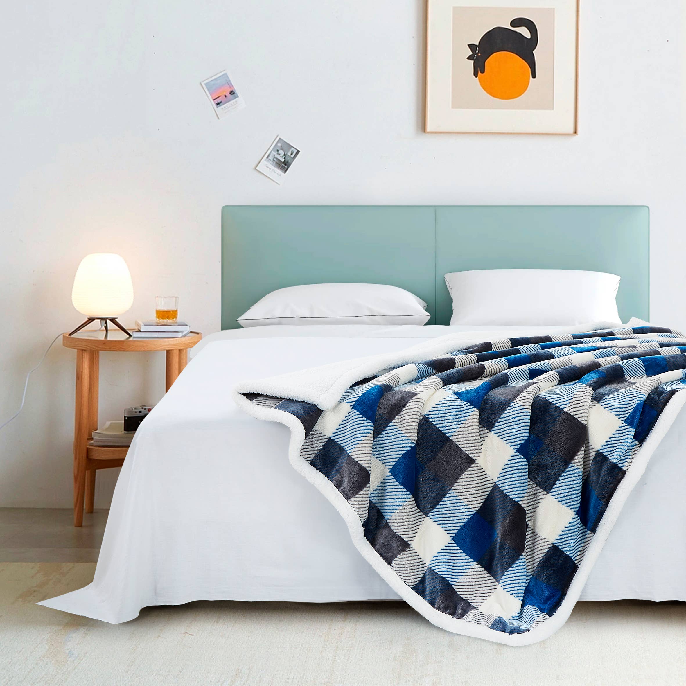 Duke Imports - Vendita all'ingrosso Plaid - Coperta in flanella Sherpa a quadri blu e grigi 50"x60"3