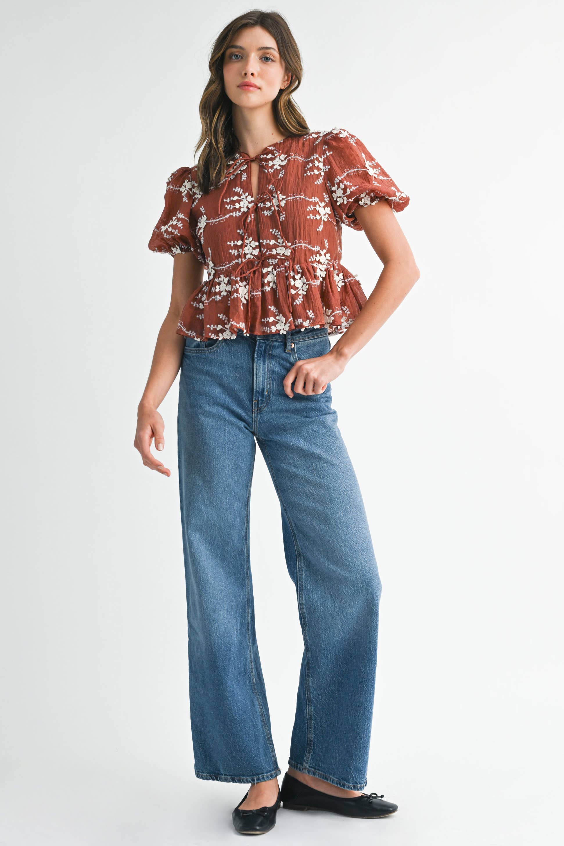 EB LUXE - Vente Débardeur – femme - Blouse à basque brodée avec manches bouffantes RT00251