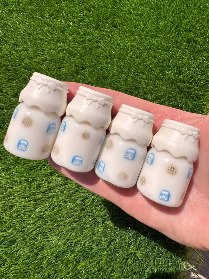 Kekse und Milch für den Großhandel von Pipmine