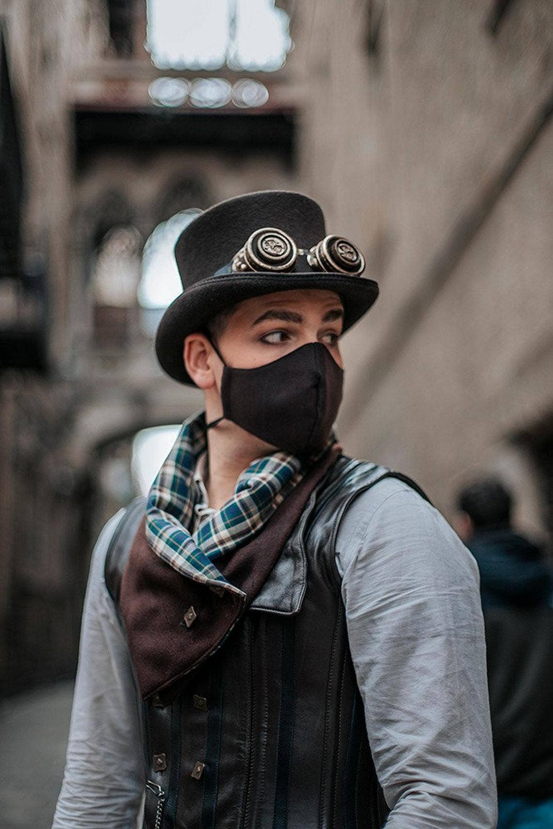 Costurero Real - Wholesale Protective Face Mask/Shield - Face Mask Brown Fabric pocket filter washable reusable3