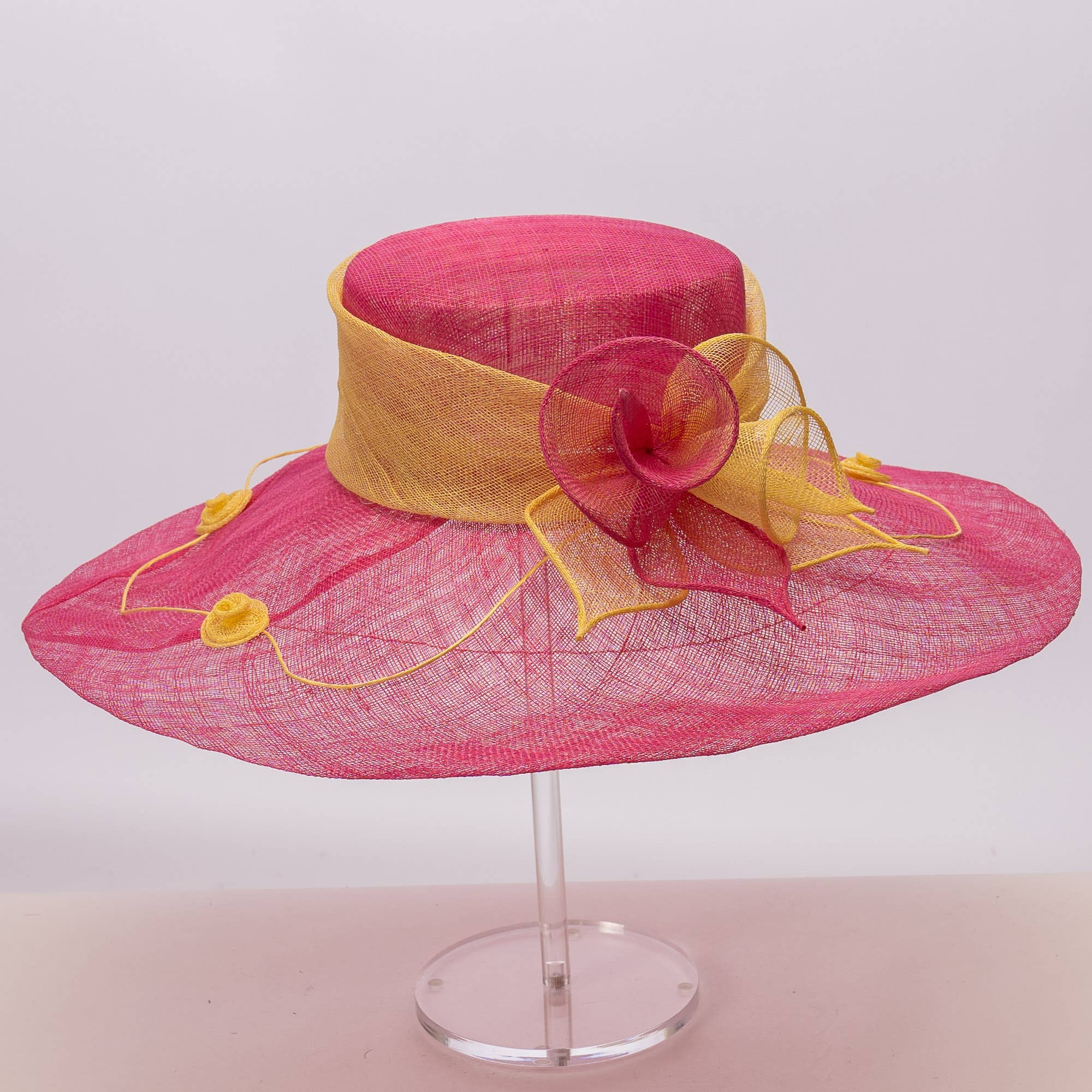 KaKyCo – Großhandel Fascinator – Damen – Zweifarbige Callalily Verzierte Breite Weiche Sinamay Hüte | 11713819