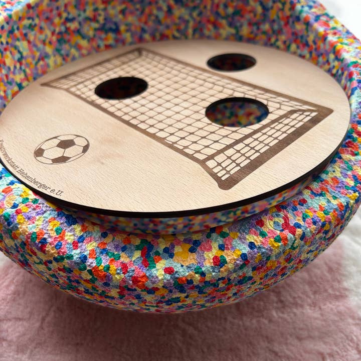 Kreativwerkstatt Hehenberger e.U – Großhandel Holzspielzeug – Kinder – Fußballtor | Aktivitätsplatte kompatibel mit Stapelstein® – Montessori inspiriertes Spielzeug aus Holz – Motorikspiel & Rollenspiel Zubehör – Kinder Lernspielzeug