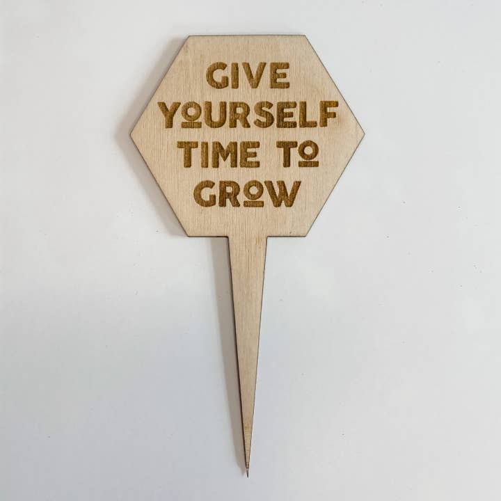 Dê a si mesmo tempo para cultivar o marcador de plantas por atacado de Roaming Druggist Shop