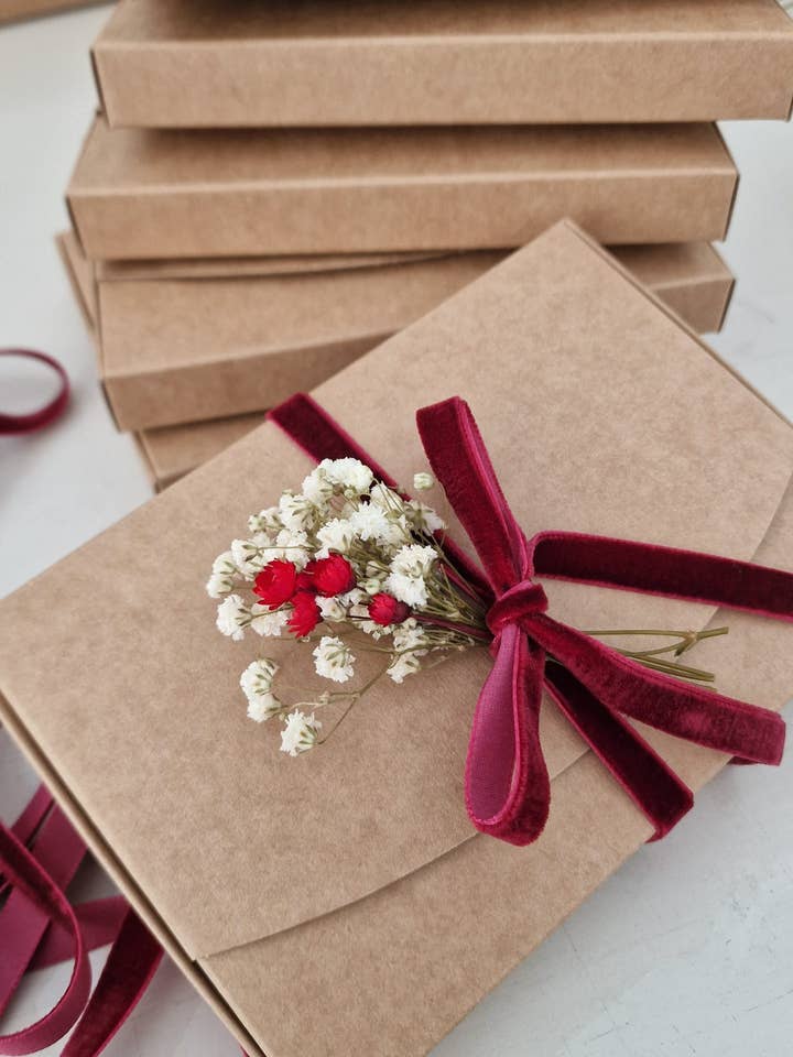 Decorated Tissue Box With Flowers for wholesale by Staller