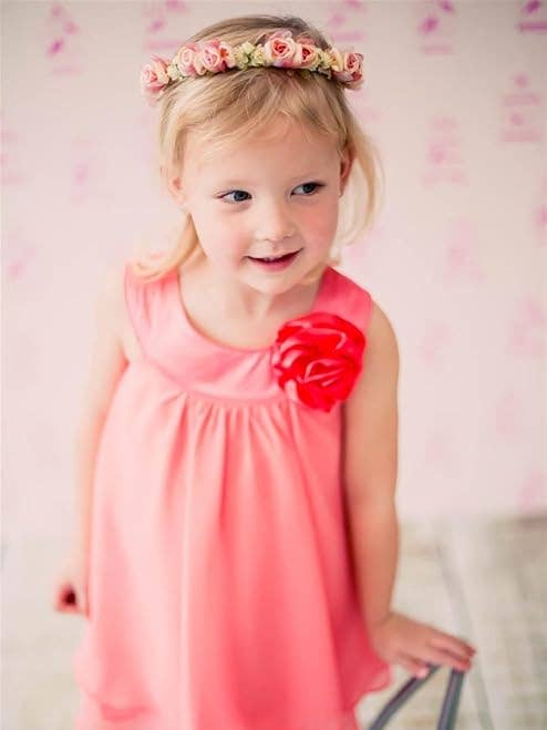 Robe trapèze en chiffon pour petites filles avec encolure plastron en satin pour la vente par iGirlDress