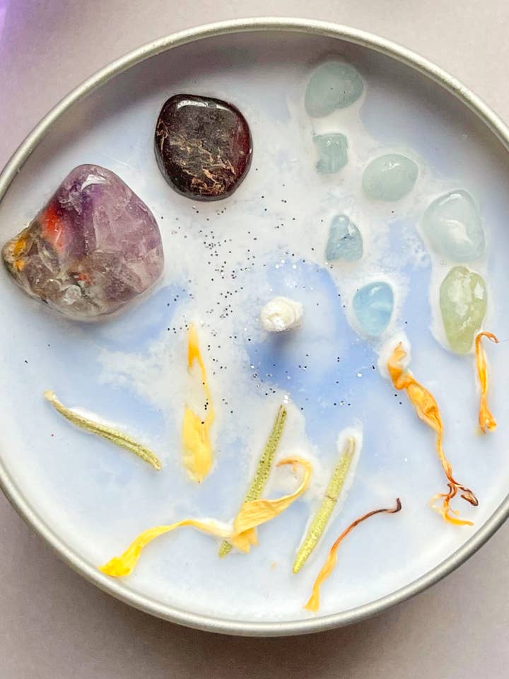 Aquarius Crystal Candle for wholesale by Nizhoni Diosa Spirit