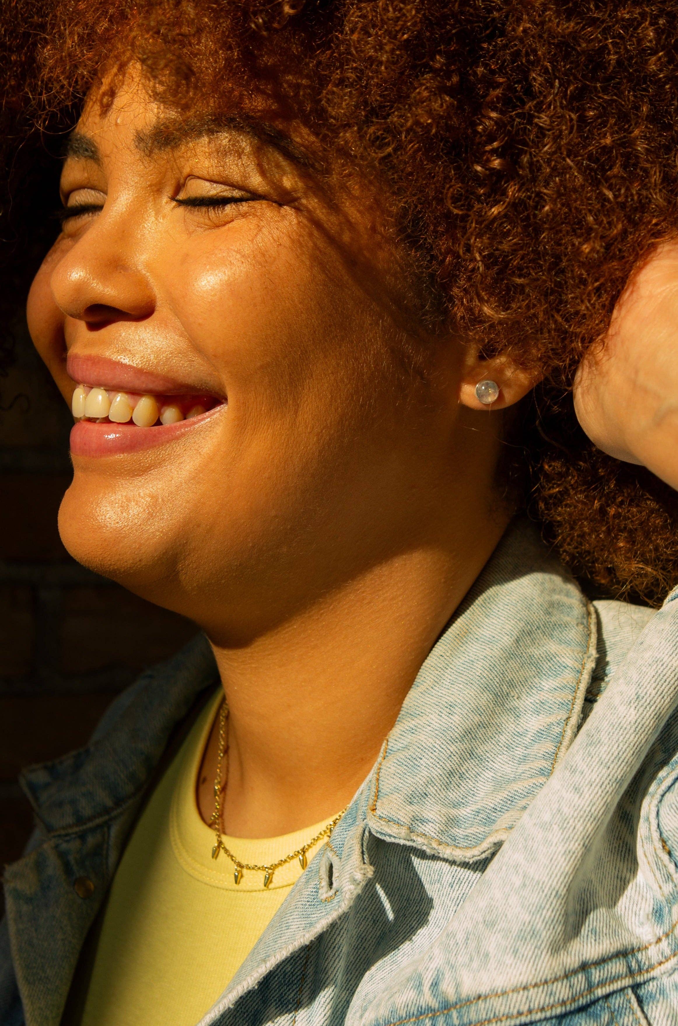 Fair Anita - Venta al por mayor Pendientes de botón/aretes de poste - Pendientes con forma de piedra lunar completa1