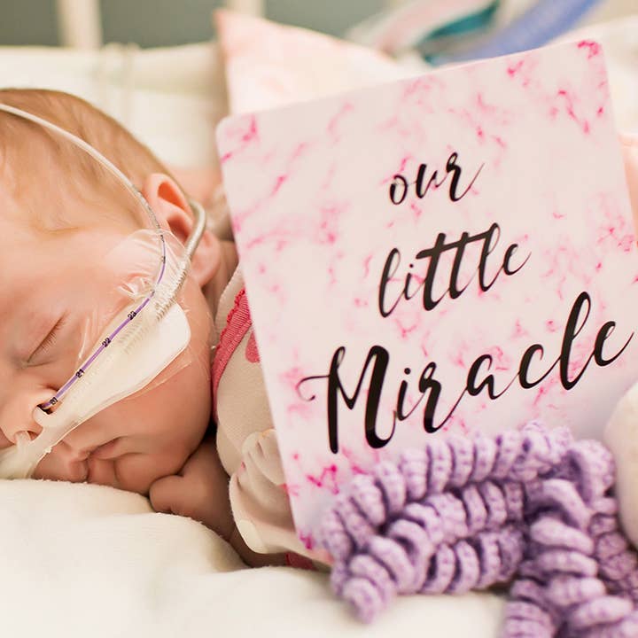 Tarjetas de hito NICU Niña para venta al por mayor de Three Little Tots