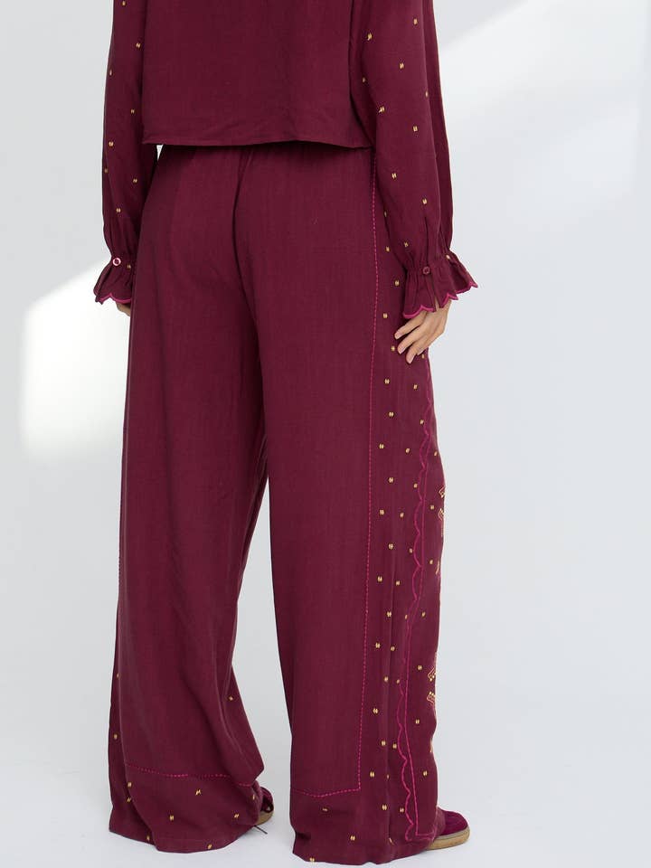 Raffya - Vente Pantalon – femme - Pantalon large brodé Penny en aubergine5