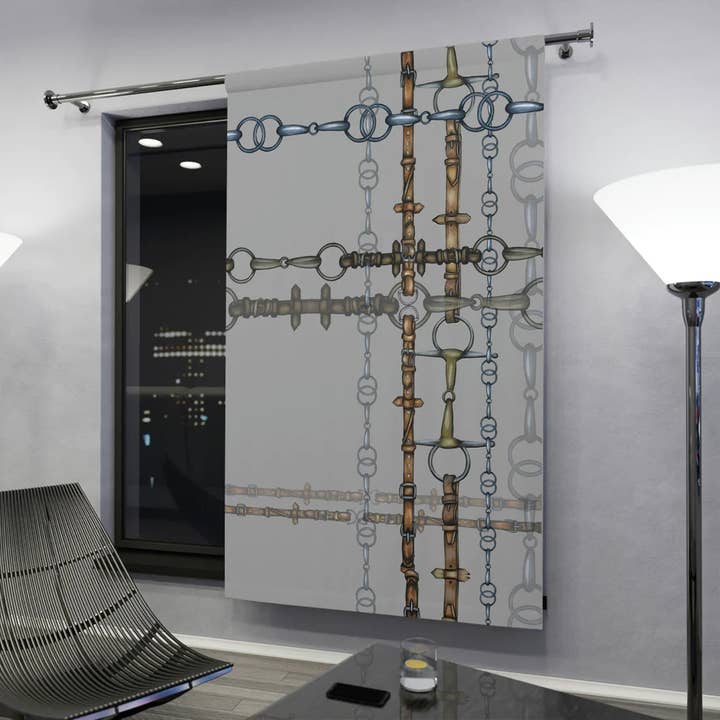 Panneau de rideau gris Snaffle Bout et Reine (1 pièce) pour la vente par All Designs Equine