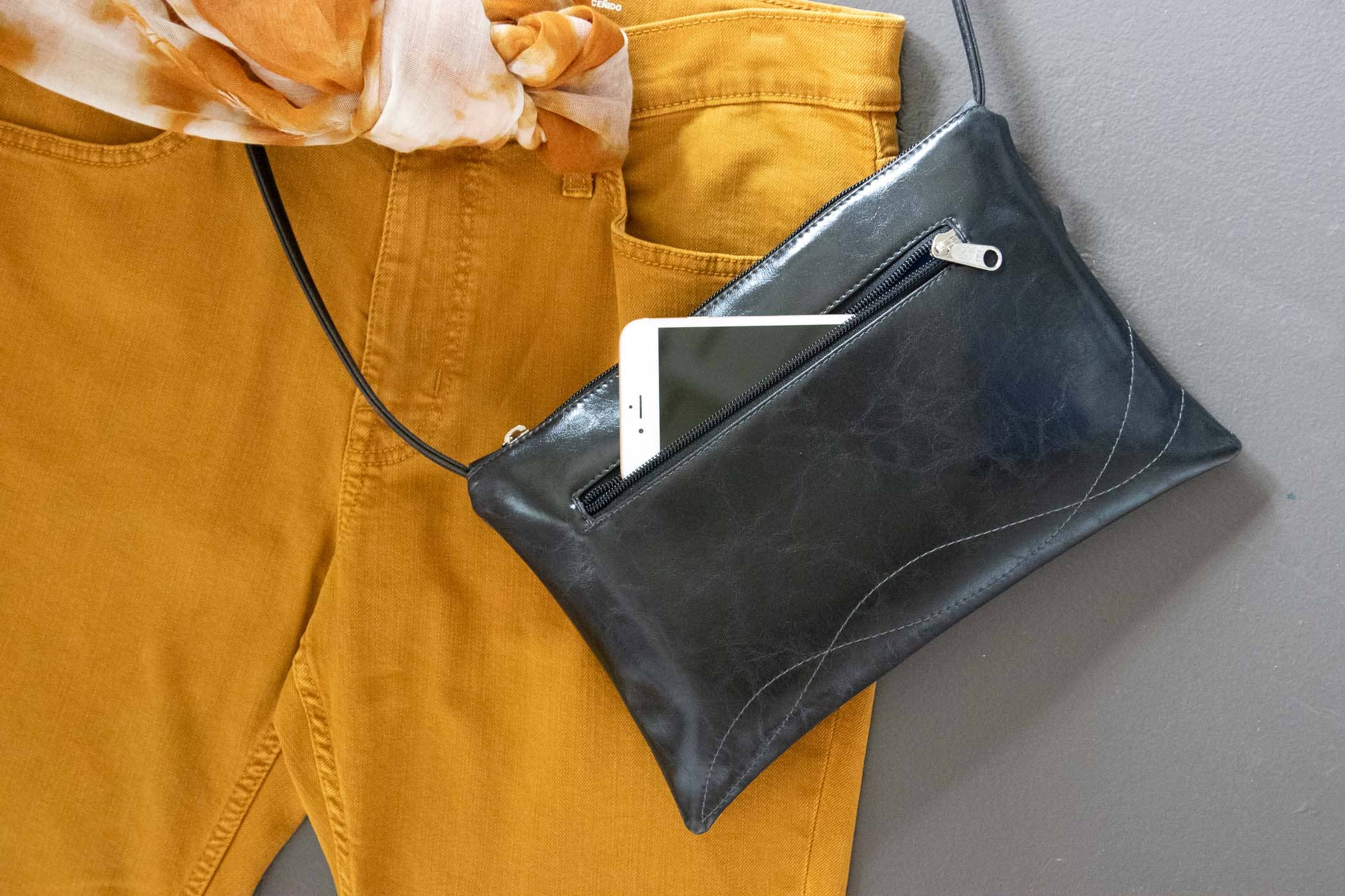 Crystalyn Kae Accessories – bolsa tiracolo - Mulher por atacado – Bolsa a Tiracolo Média Bossa Nova Alça Ajustável Trave4