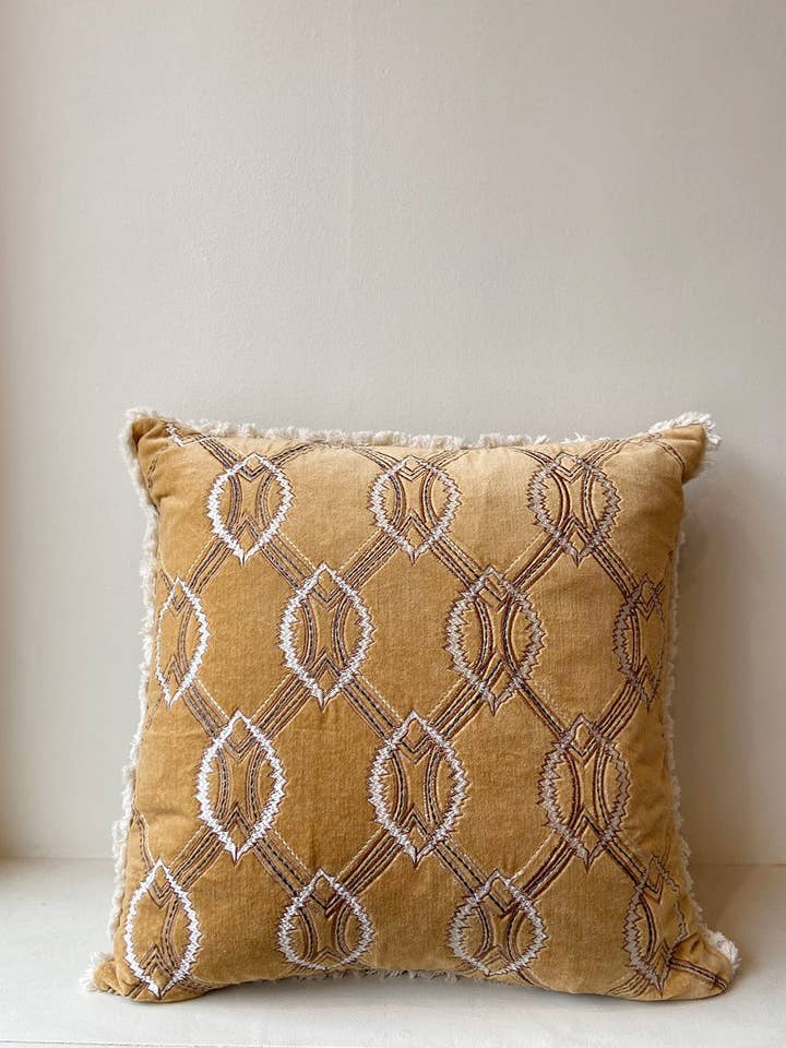 Funda de cojín de terciopelo color canela con costura contrastante para venta al por mayor de House of Roya Ltd