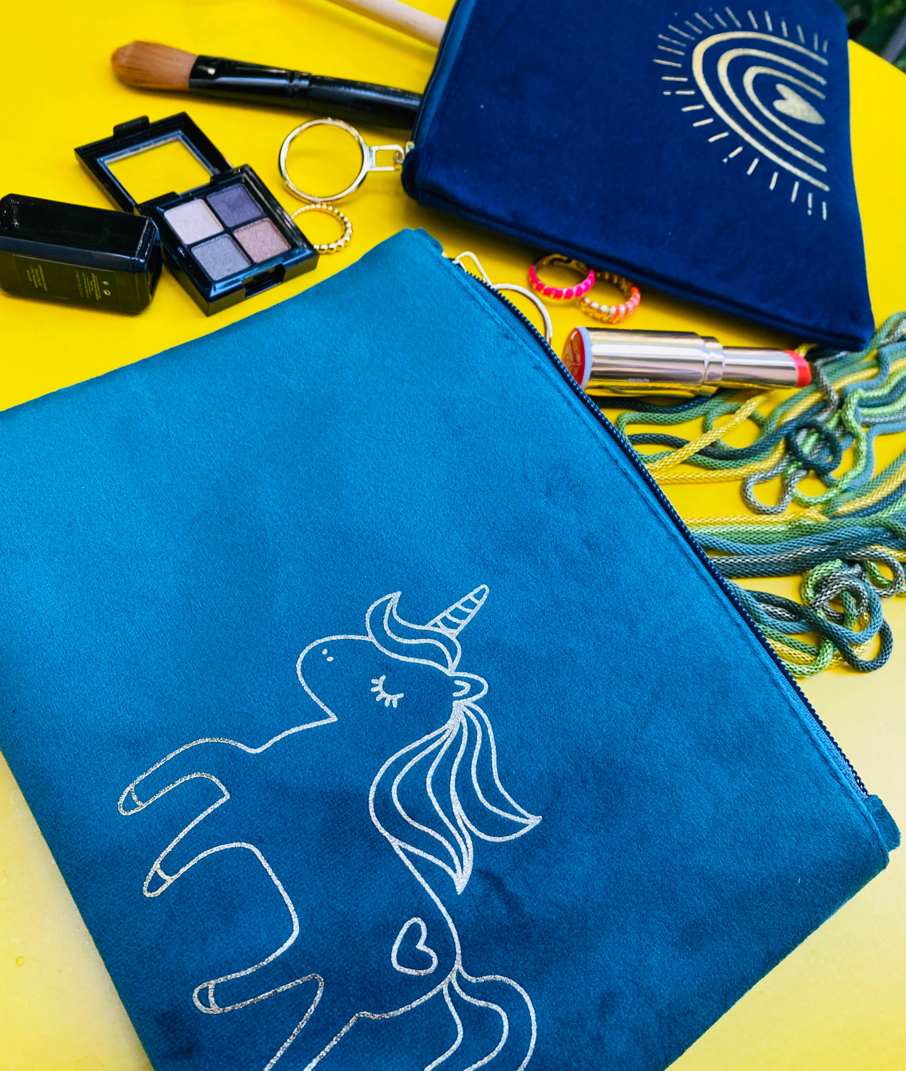 Herzilein-Wien GmbH - Venta al por mayor Bolsa para maquillaje - Bolsa de Navidad de Terciopelo para Coche - Neceser de Mujer13