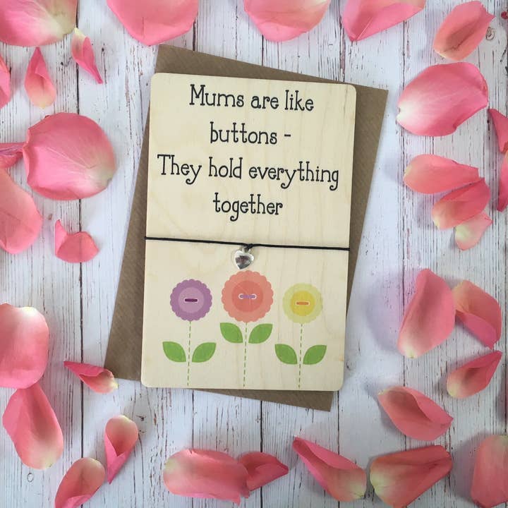 Trykt træønskearmbånd - mødre er som knapper for engroshandel hos Dios Designs