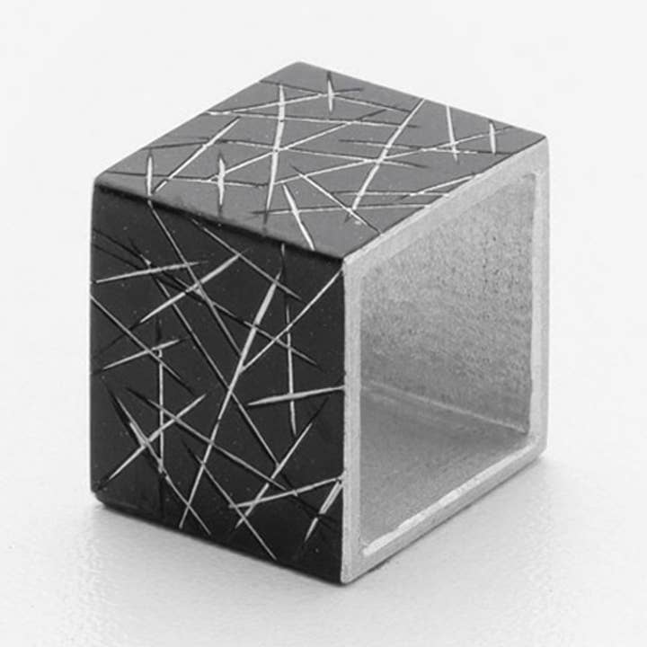 Anello Quadrato Astratto per la vendita all'ingrosso da parte di C.KARAKALPAKI