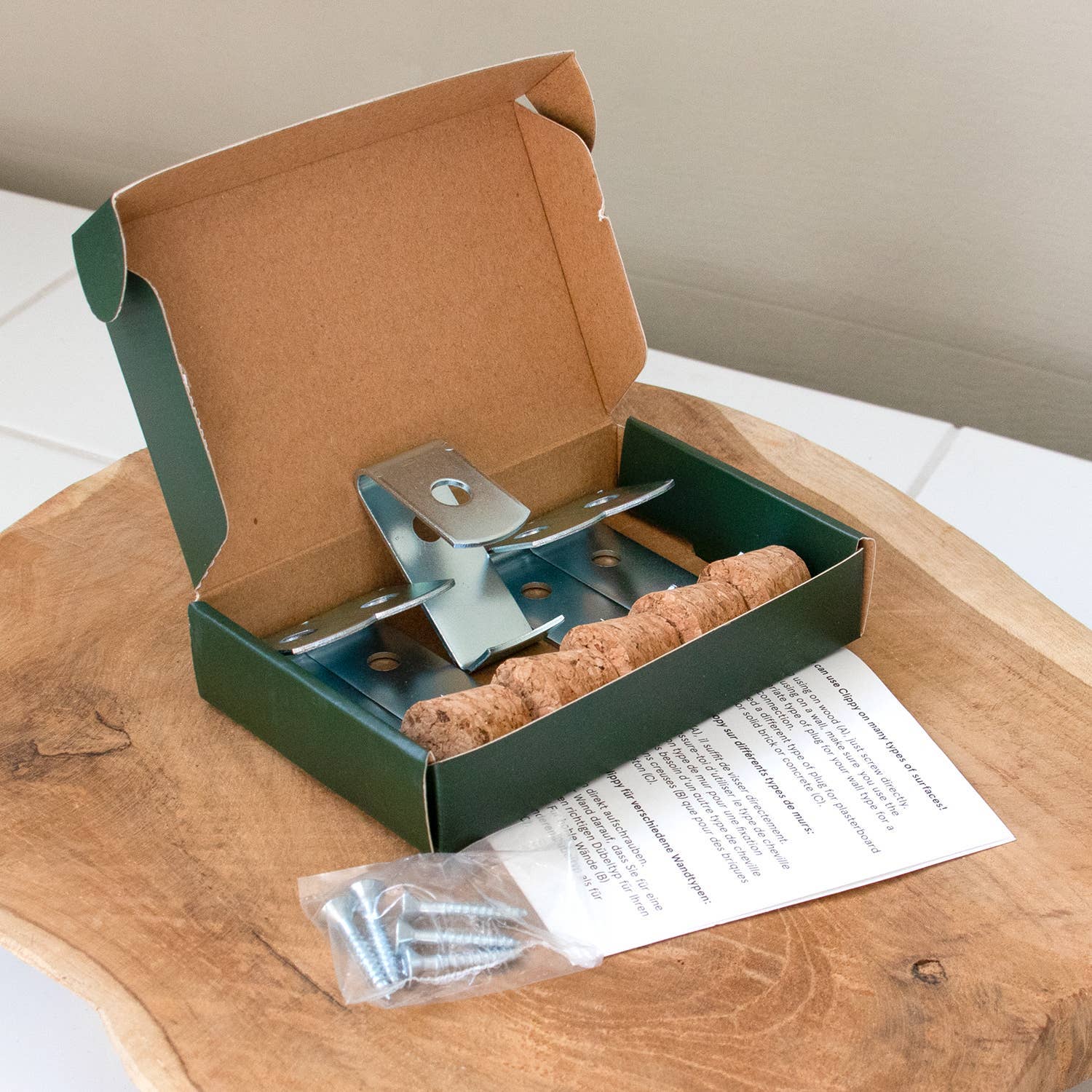 Botanopia USA - gifts , decor and cards for plant lovers - Wholesale Wall Planter - Clippy - Wall mounting kit for 5 plant pots3