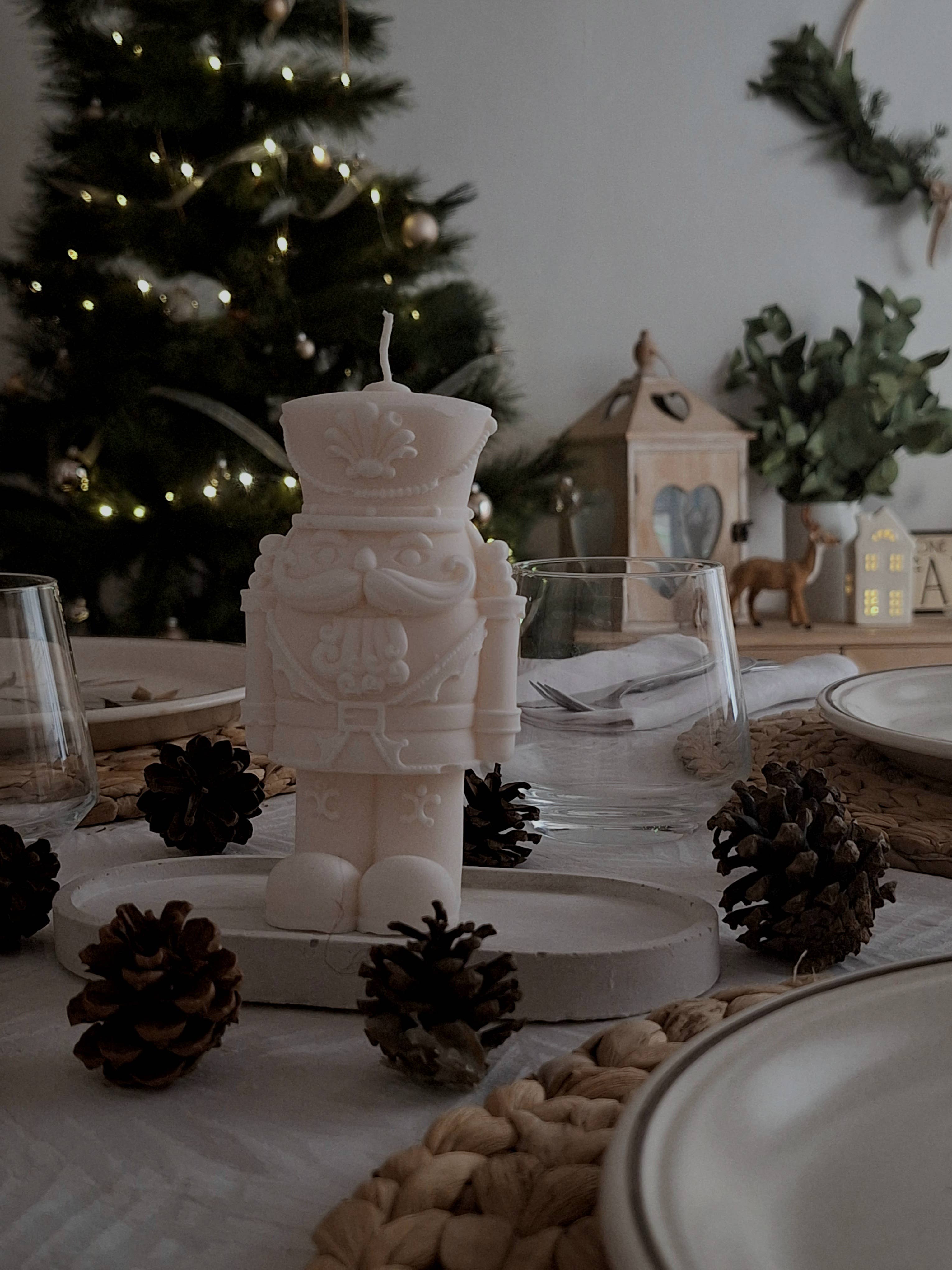 Your Nice Things - Candles - - Wholesale Novelty Candle - XXL soy wax Christmas candle nutcracker - Mr. Nutcracker7