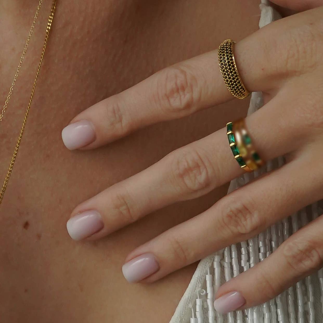 Bijoux 7bis - Vente Bague avec plusieurs pierres - Bague Alliance 4 Strass Griffes Rectangulaire Doré Or fin17