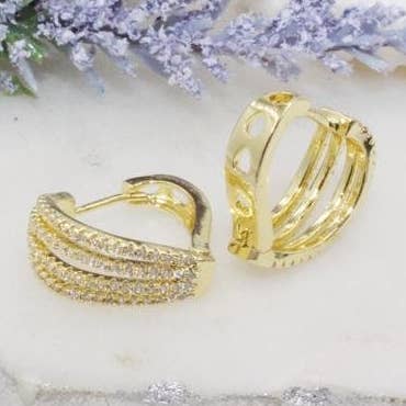 Micro Pave Zirkonia Herz Huggies für den Großhandel von Cherie by Cherie