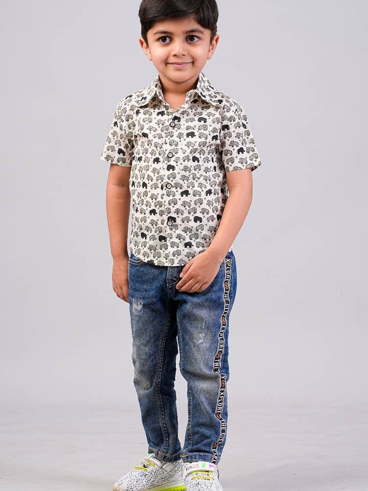 Ethnisch bedruckte Halbarmhemden für Jungen für den Großhandel von Riddhi Siddhi