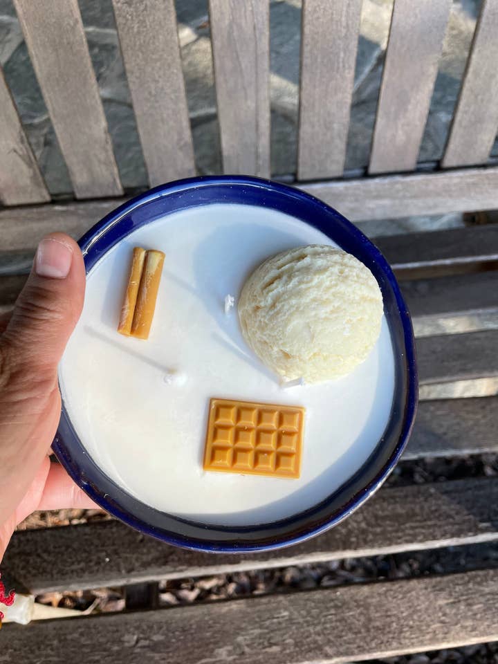 Churro Aroma Cazuelita Ljus | Äkta Mexikansk Cazuelita | Doftljus | Sojavax för wholesale av AZUCENA