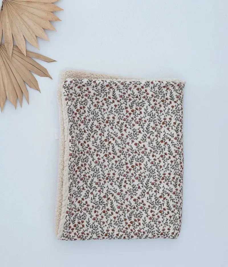 Manufacture des bébés français - Wholesale Bedding Blanket - Kids & Baby - Madeleine floral green fluffy cover10