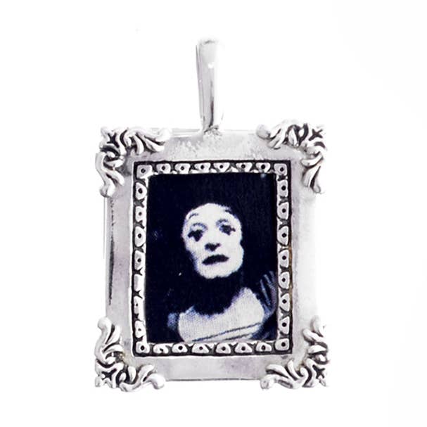 Cadre photo Selfie Rococo à breloque en argent sterling pour la vente par Cynthia Gale New York
