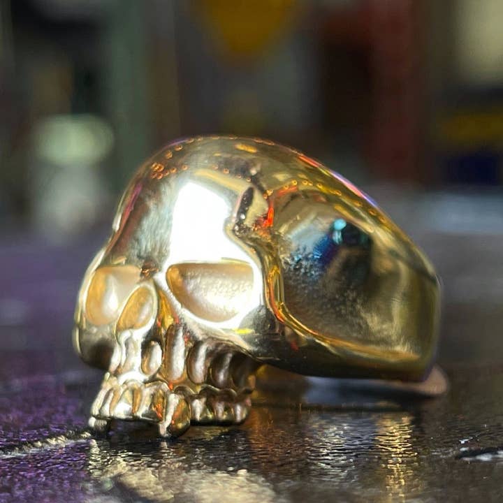 Keith Richards Geïnspireerde 'OLD SCHOOL' Goudkleurige Schedelring (#397Gold) voor wholesale door SkullJewelry.com