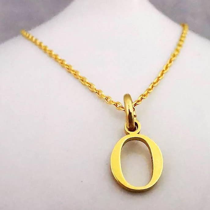 Colar com Pendente Inicial O em Ouro por atacado de Sophellie Jewellery