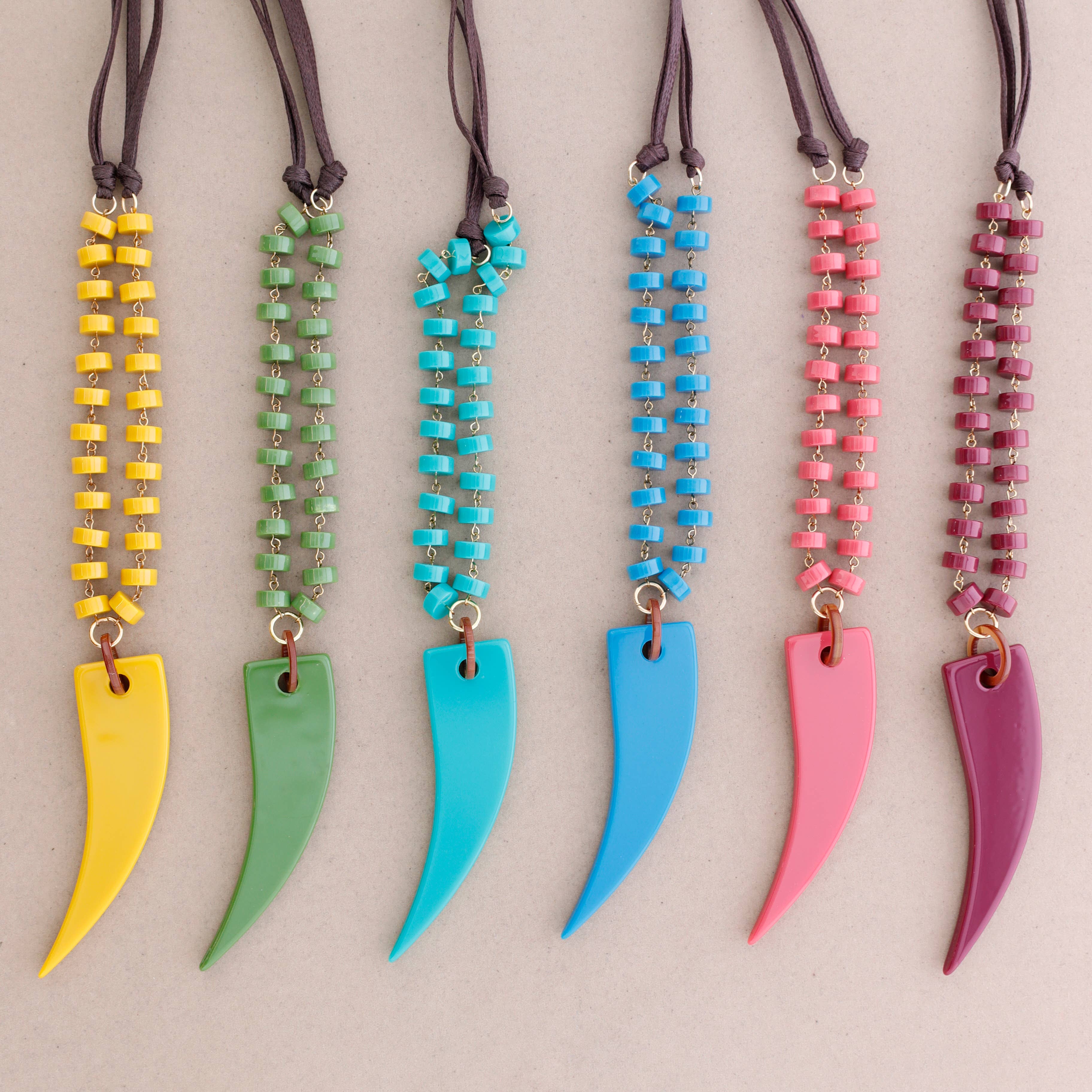 Sonata - Vente Bijoux à boutons pression - Collier long avec pendentif corne en résine3