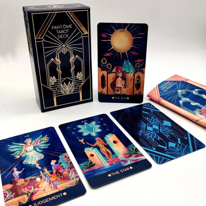 LA MUCI DESIGN - Wholesale Tarot Cards - Fantôme Tarot Deck – AR-Enhanced 78-Card Tarot Set