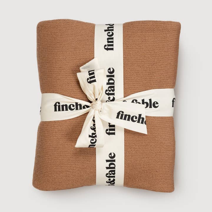 Cobertor de lã tricotado à mão - cor camurça por atacado de Finch & Fable